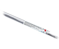 Drähte und Klammerkreuze